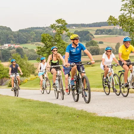 & Der Steirerhof Station touristique Bad Waltersdorf